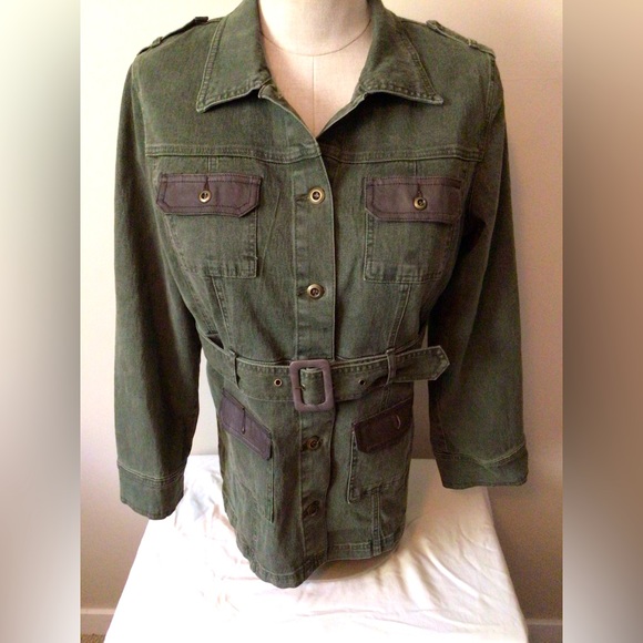 DG2 woman’s jacket and pants. Size 1x petite. - Picture 1 of 8